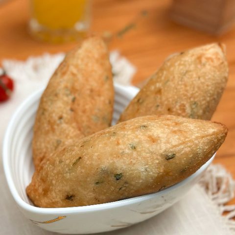 Bolinho de Aipim com Carne (Frito Congelado) 1,050kg (180g/unidade)